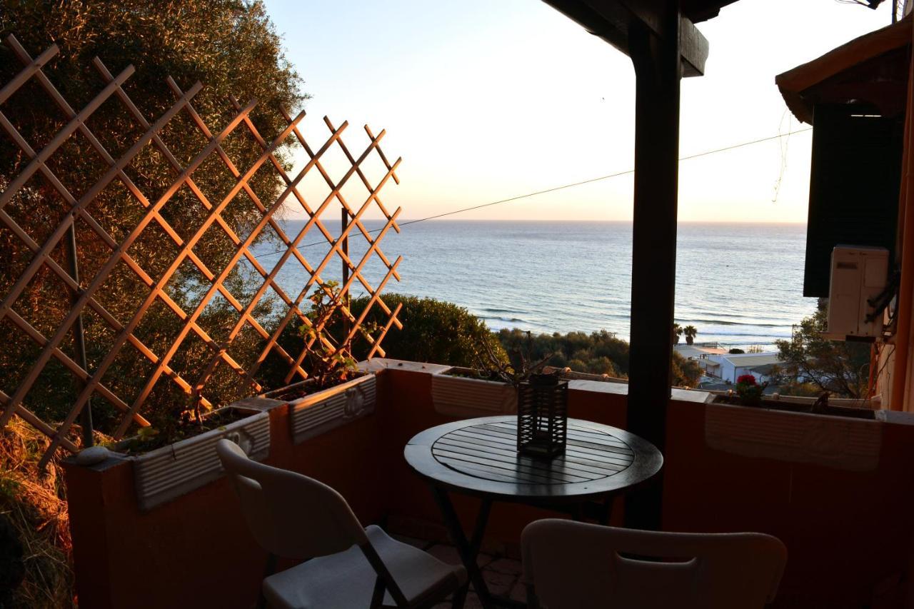 Papadatos Apts With Amazing View - 5Mins From The Beach Kontogialos Экстерьер фото