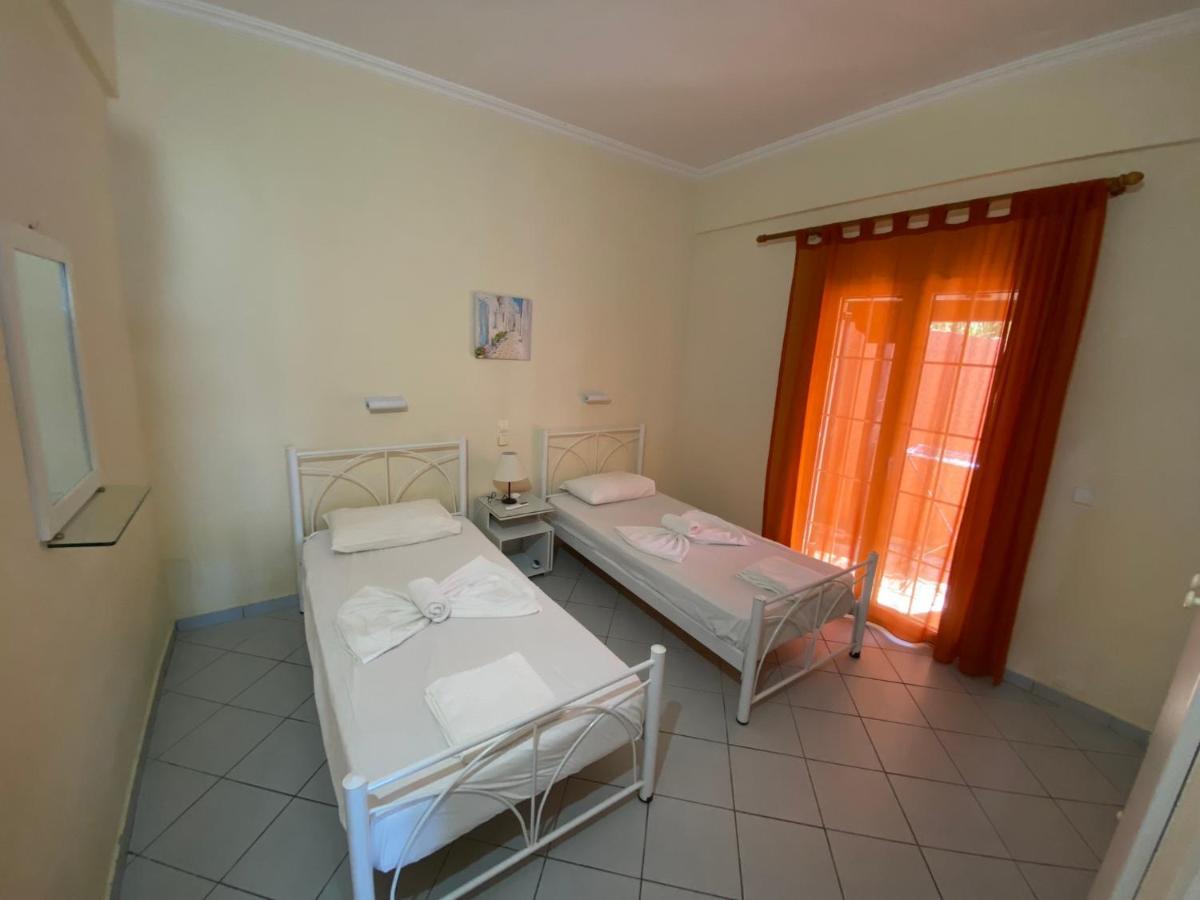 Papadatos Apts With Amazing View - 5Mins From The Beach Kontogialos Экстерьер фото