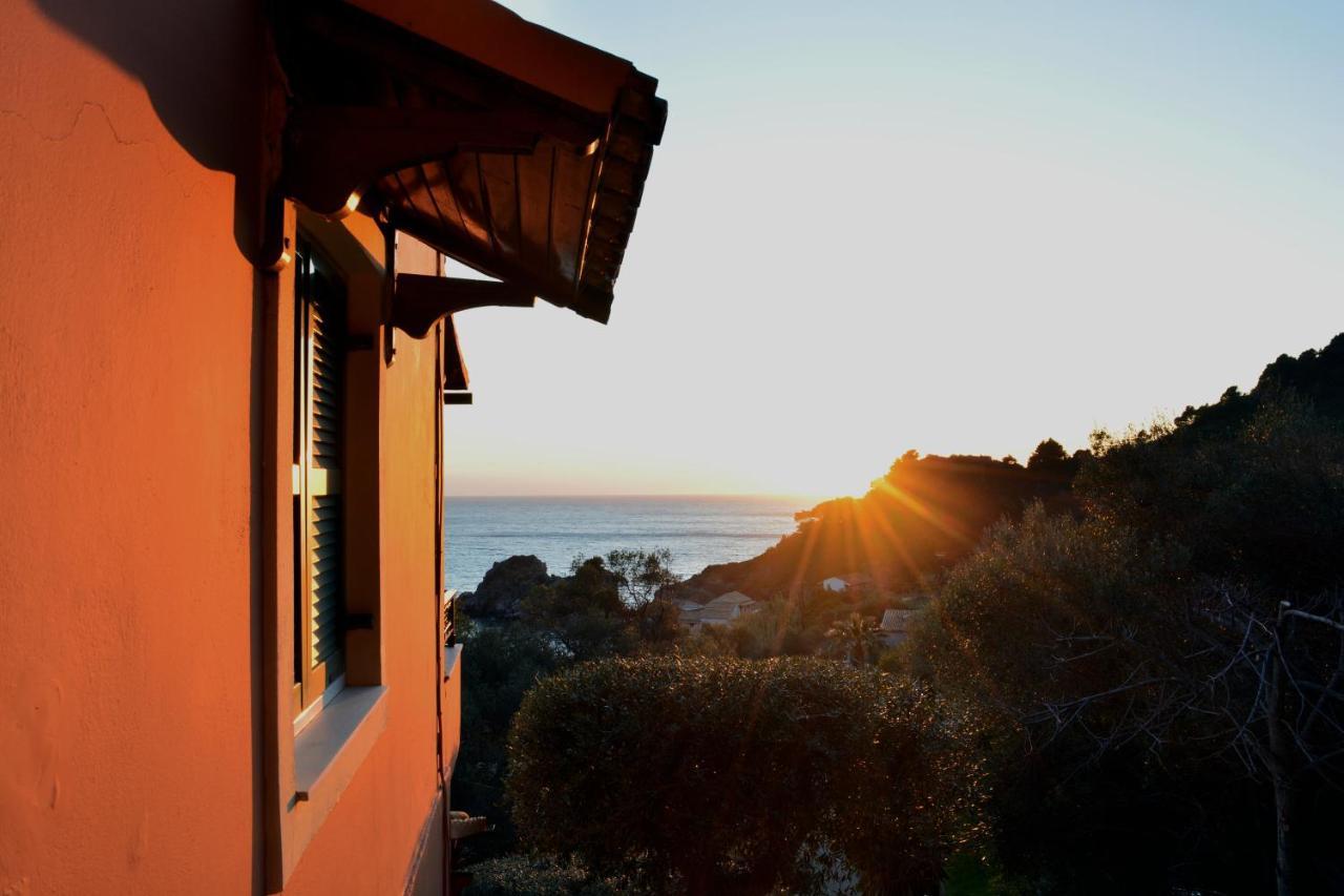 Papadatos Apts With Amazing View - 5Mins From The Beach Kontogialos Экстерьер фото