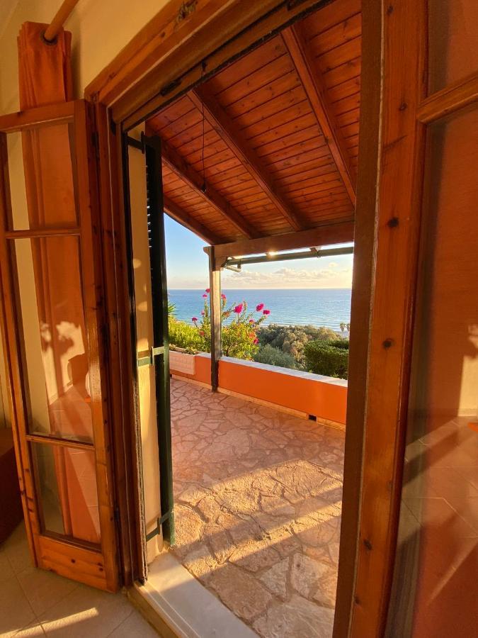 Papadatos Apts With Amazing View - 5Mins From The Beach Kontogialos Экстерьер фото