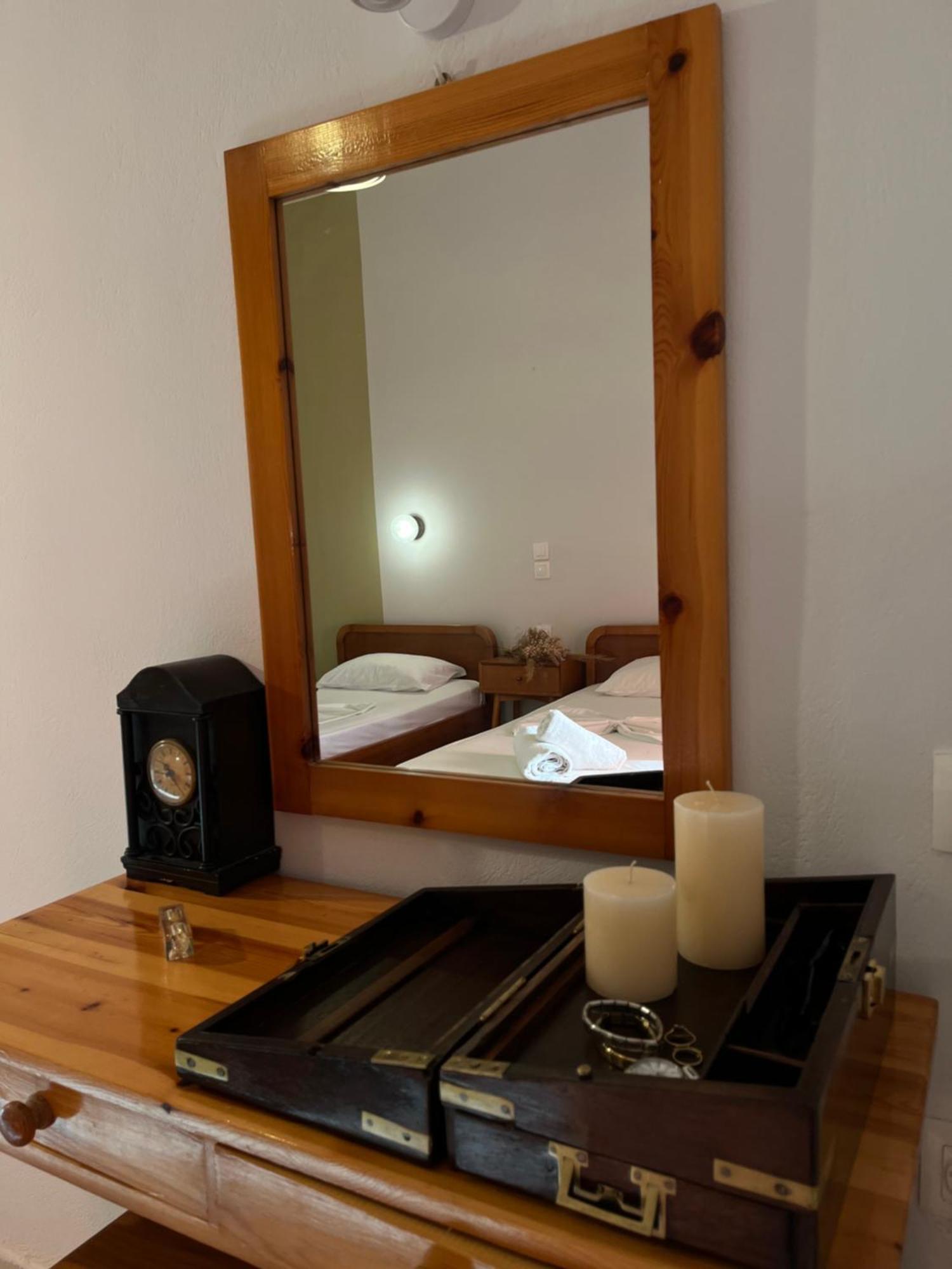 Papadatos Apts With Amazing View - 5Mins From The Beach Kontogialos Экстерьер фото