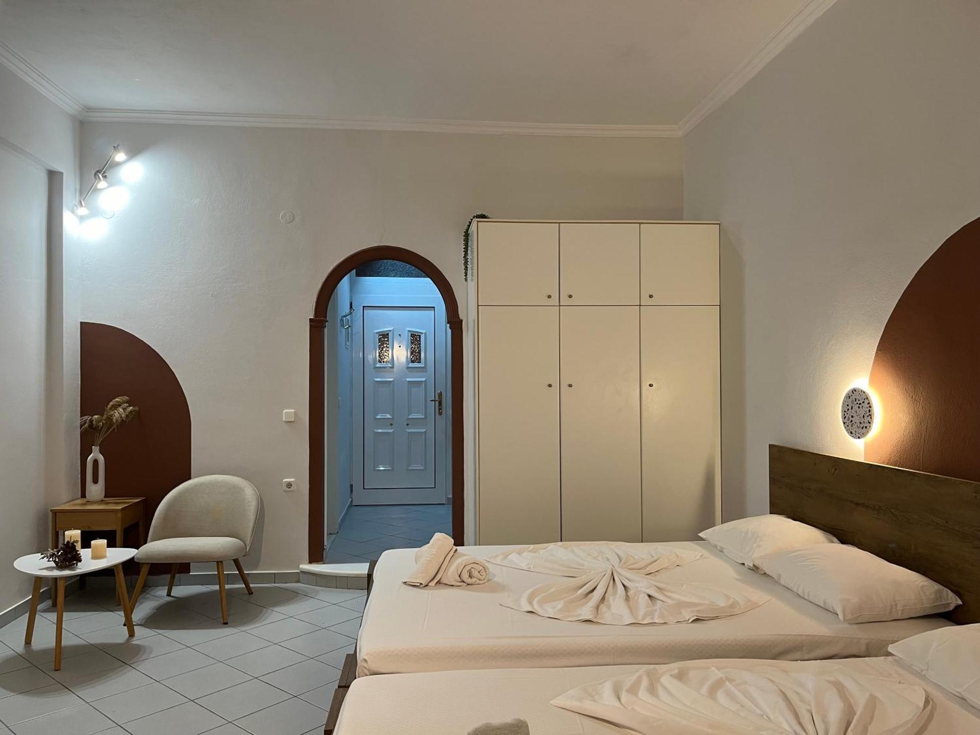 Papadatos Apts With Amazing View - 5Mins From The Beach Kontogialos Экстерьер фото