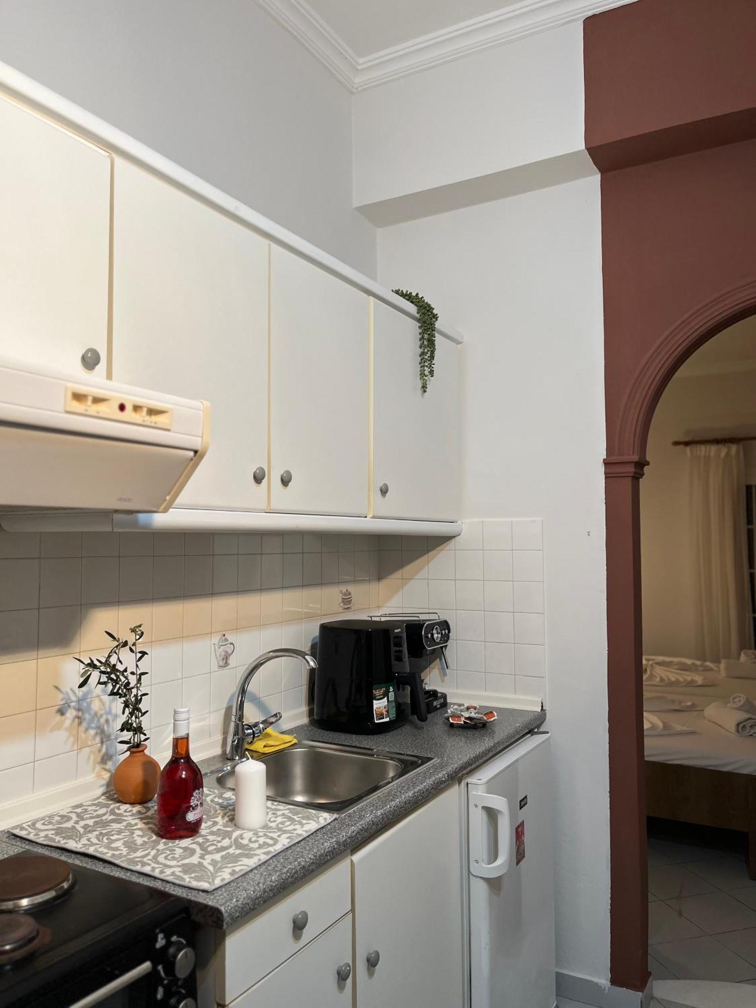 Papadatos Apts With Amazing View - 5Mins From The Beach Kontogialos Экстерьер фото